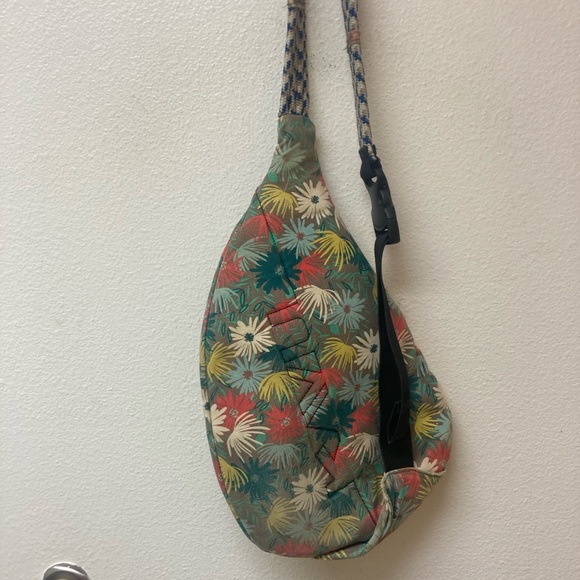 KAVU Floral Rope Sling Backpack - Picture 4 of 7